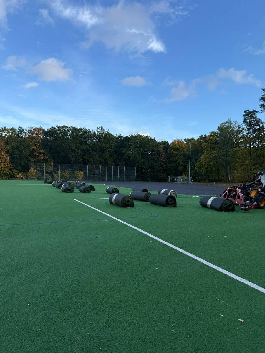 Erneuerung der Oberfläche am Sportplatz Jägerhof
